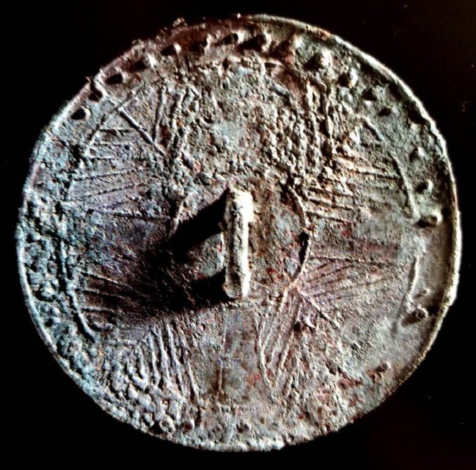 安阳殷墟妇好墓出土铜镜